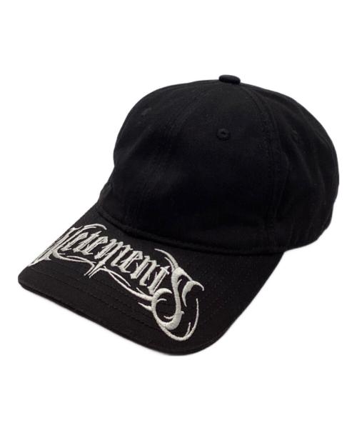 VETEMENTS（ヴェトモン）VETEMENTS (ヴェトモン) Metal Logo Cap ブラックの古着・服飾アイテム