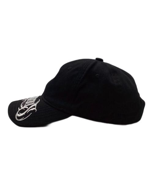 VETEMENTS（ヴェトモン）VETEMENTS (ヴェトモン) Metal Logo Cap ブラックの古着・服飾アイテム
