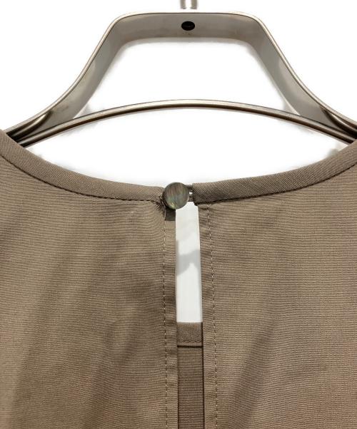 theory luxe（セオリーリュクス）theory luxe (セオリーリュクス) 半袖ワンピース ベージュ サイズ:38の古着・服飾アイテム
