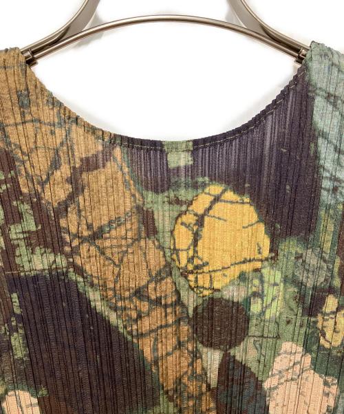 PLEATS PLEASE（プリーツプリーズ）PLEATS PLEASE (プリーツプリーズ) プリーツノースリーブカットソー ベージュ サイズ:3の古着・服飾アイテム