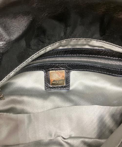 FENDI（フェンディ）FENDI (フェンディ) ショルダーバッグ ブラックの古着・服飾アイテム