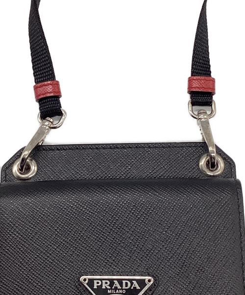 PRADA（プラダ）PRADA (プラダ) サフィアーノマルチケース ブラック×レッドの古着・服飾アイテム