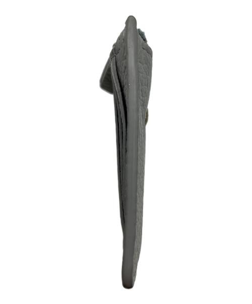 Maison Margiela（メゾンマルジェラ）Maison Margiela (メゾンマルジェラ) フラグメントケース スカイブルー サイズ:-の古着・服飾アイテム