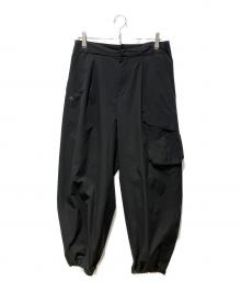 DESCENTE ALLTERRAIN（デザイント オルテライン）の古着「シームレスストレッチワイドカーゴパンツ」｜ブラック