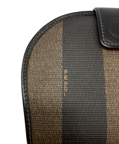 FENDI（フェンディ）FENDI (フェンディ) ハーフムーン型 2つ折り財布 ブラウンの古着・服飾アイテム