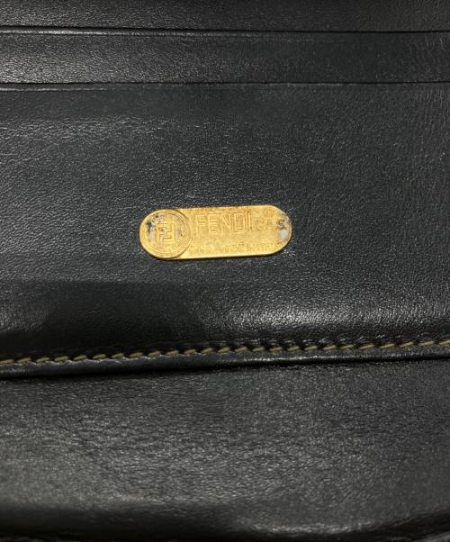 FENDI（フェンディ）FENDI (フェンディ) ハーフムーン型 2つ折り財布 ブラウンの古着・服飾アイテム