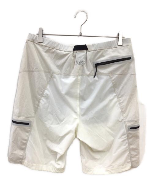 ARC'TERYX（アークテリクス）ARC'TERYX (アークテリクス) ハングドッグショーツ ホワイト サイズ:Mの古着・服飾アイテム