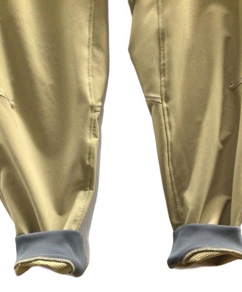 and wander（アンドワンダー）and wander (アンドワンダー) ライトストレッチシェルパンツ カーキ サイズ:XLの古着・服飾アイテム