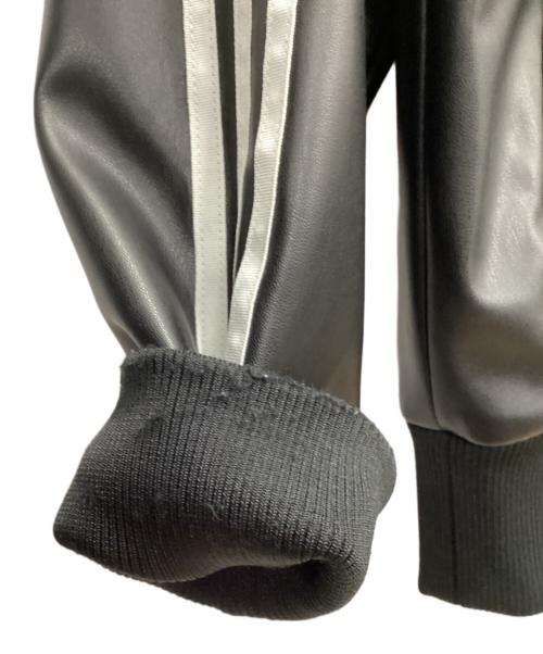 adidas（アディダス）adidas (アディダス) スリーストライプス ルーズファイヤーバードトラックスーツジャケット ブラック サイズ:XLの古着・服飾アイテム