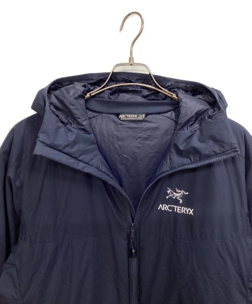 ARC'TERYX（アークテリクス）ARC'TERYX (アークテリクス) ATOM AR HOODY ネイビー サイズ:Mの古着・服飾アイテム