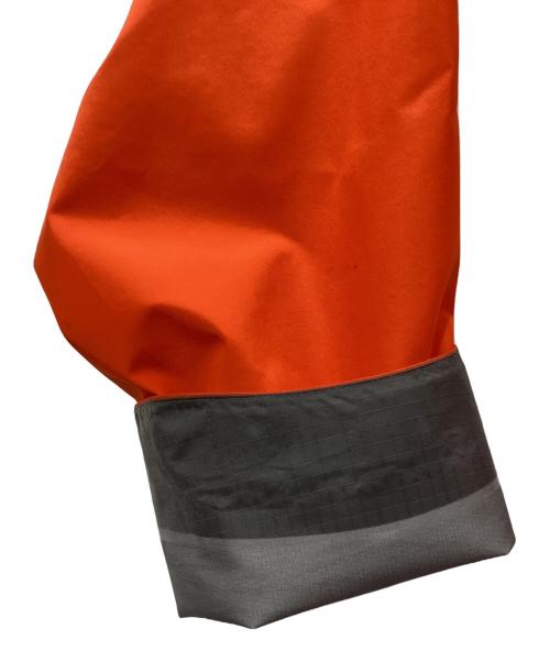 ARC'TERYX（アークテリクス）ARC'TERYX (アークテリクス) Alpha SV Jacket オレンジ サイズ:Mの古着・服飾アイテム