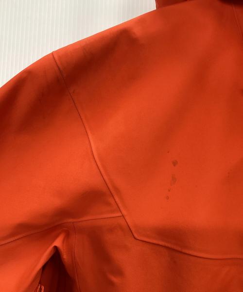 ARC'TERYX（アークテリクス）ARC'TERYX (アークテリクス) Alpha SV Jacket オレンジ サイズ:Mの古着・服飾アイテム