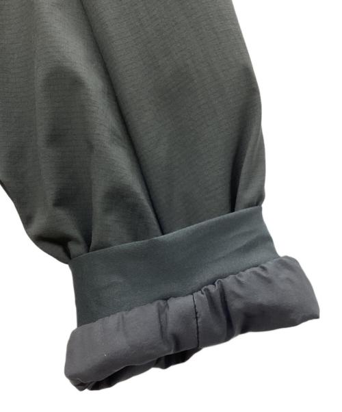 ARC'TERYX（アークテリクス）ARC'TERYX (アークテリクス) ATOM LT HOODY グレー サイズ:Mの古着・服飾アイテム