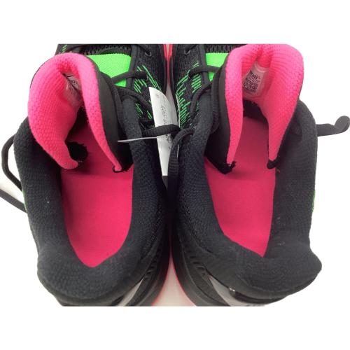 NIKE（ナイキ）NIKE (ナイキ) バッシュ　カイリー フライトラップ 2 EP ピンク×ブラック サイズ:26.5の古着・服飾アイテム