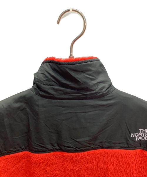 THE NORTH FACE（ザ ノース フェイス）THE NORTH FACE (ザ ノース フェイス) アウトドアウェア(ジャケット) レッドxブラック サイズ:Mの古着・服飾アイテム