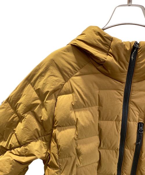 MOUNTAIN HARD WEAR（マウンテンハードウェア）MOUNTAIN HARD WEAR (マウンテンハードウェア) ストレッチダウンフフーディ カーキ サイズ:Mの古着・服飾アイテム