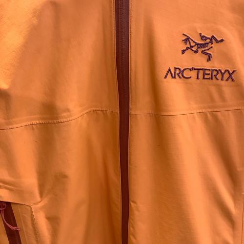 ARC'TERYX（アークテリクス）ARC'TERYX (アークテリクス) ベータ SL ジャケット トレッキングウェア(ジャケット) 10968 メンズ SIZE S オレンジ オレンジ サイズ:Sの古着・服飾アイテム