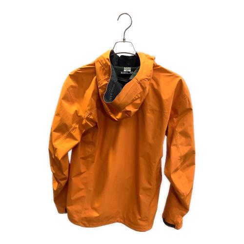 ARC'TERYX（アークテリクス）ARC'TERYX (アークテリクス) ベータ SL ジャケット トレッキングウェア(ジャケット) 10968 メンズ SIZE S オレンジ オレンジ サイズ:Sの古着・服飾アイテム
