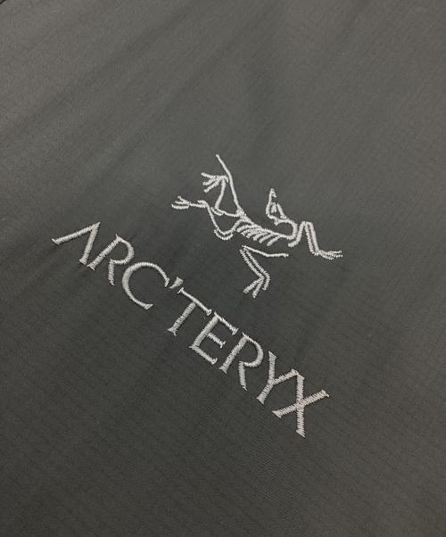 ARC'TERYX（アークテリクス）ARC'TERYX (アークテリクス) アウトドアウェア(ジャケット) グレー サイズ:Mの古着・服飾アイテム