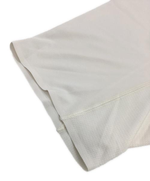 ARC'TERYX（アークテリクス）ARC'TERYX (アークテリクス) ノーバン ダウンワード ロゴ ショートスリーブ ホワイト サイズ:Sの古着・服飾アイテム