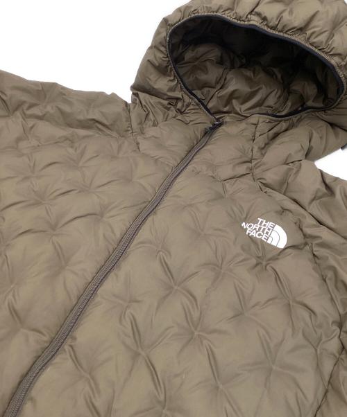 THE NORTH FACE（ザ ノース フェイス）THE NORTH FACE (ザ ノース フェイス) アストロライトフーディ カーキ サイズ:Lの古着・服飾アイテム