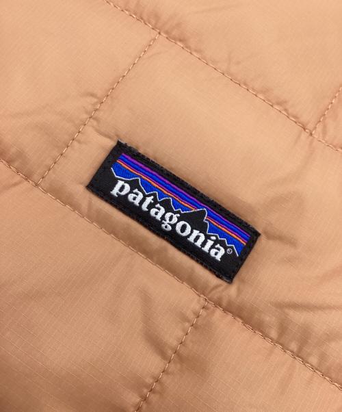 Patagonia（パタゴニア）Patagonia (パタゴニア) キッズ・ナノ・パフ・ブリック・キルト・ジャケット ベージュ サイズ:XL 14 未使用品の古着・服飾アイテム