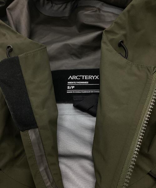 ARC'TERYX（アークテリクス）ARC'TERYX (アークテリクス) ベータ SL ハイブリッド ジャケット オリーブ サイズ:Sの古着・服飾アイテム