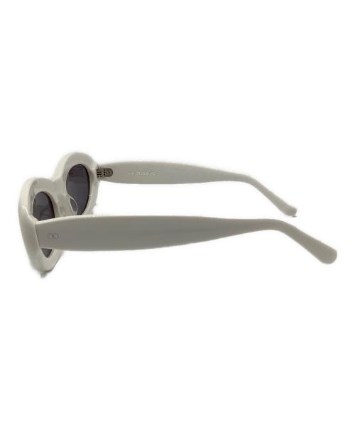 SUNBUDDIES EYEWEAR（サンバディーズ）SUNBUDDIES EYEWEAR (サンバディーズ) COUTNEY サングラス ホワイトの古着・服飾アイテム