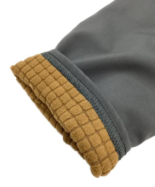 Patagonia（パタゴニア）Patagonia (パタゴニア) LongｰSleeved R1 Field 1/4-Zip グレー×コヨーテ サイズ:Lの古着・服飾アイテム