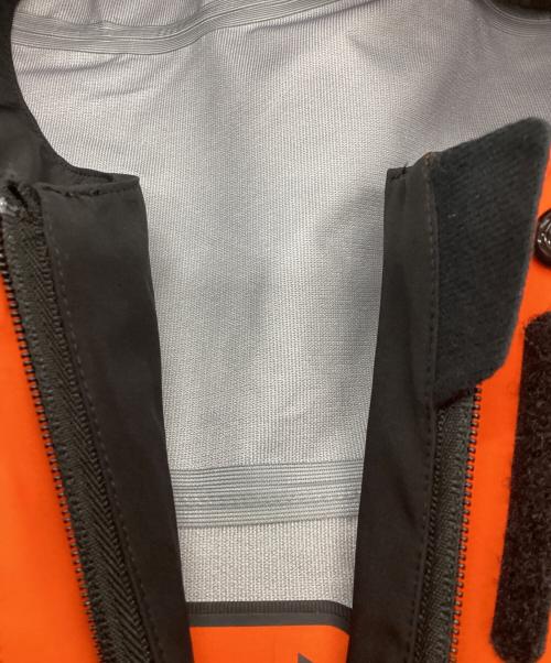THE NORTH FACE（ザ ノース フェイス）THE NORTH FACE (ザ ノース フェイス) フューチャーライトドリズルジャケット オレンジ サイズ:M 未使用品の古着・服飾アイテム