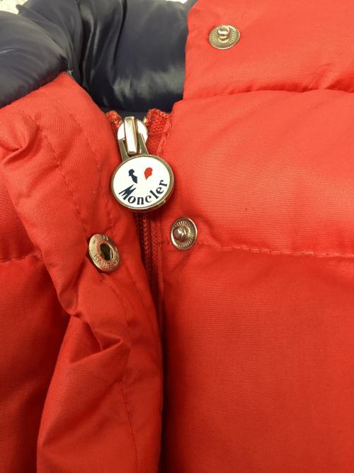 MONCLER（モンクレール）MONCLER (モンクレール) ダウンジャケット レッド サイズ:Mの古着・服飾アイテム