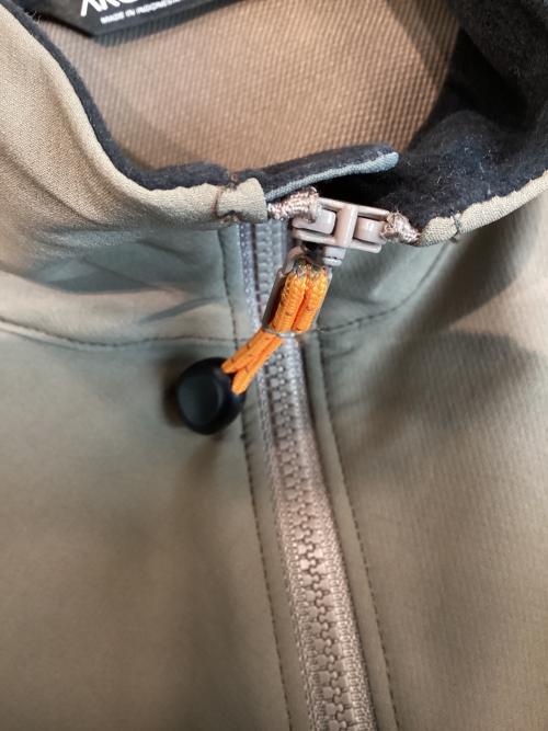 ARC'TERYX（アークテリクス）ARC'TERYX (アークテリクス) ガンマLTジャケット カーキ サイズ:XSの古着・服飾アイテム