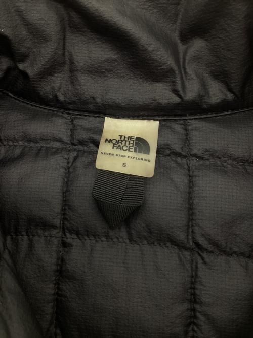THE NORTH FACE（ザ ノース フェイス）THE NORTH FACE (ザ ノース フェイス) レッドポイントベリーライトジャケット ブラック サイズ:Sの古着・服飾アイテム