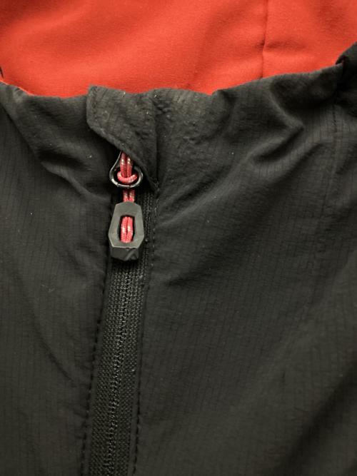 Berghaus（バーグハウス）Berghaus (バーグハウス) アオナックAXダウンジャケット ブラック×レッド サイズ:SIZE Mの古着・服飾アイテム