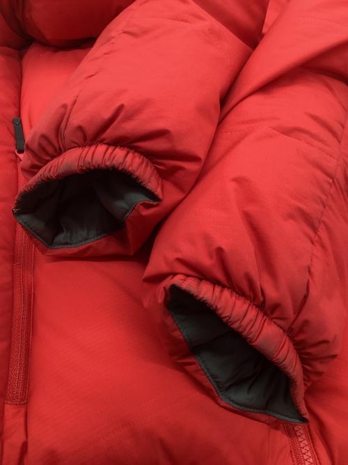 THE NORTH FACE（ザ ノース フェイス）THE NORTH FACE (ザ ノース フェイス) ヒューズフォームアコンカグアフーディ レッド サイズ:Mの古着・服飾アイテム