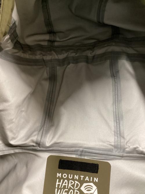 MOUNTAIN HARD WEAR（マウンテンハードウェア）MOUNTAIN HARD WEAR (マウンテンハードウェア) スノーストームジャケット カーキ×ブラック サイズ:XSの古着・服飾アイテム