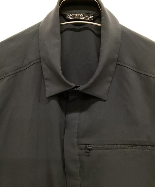 ARC'TERYX（アークテリクス）ARC'TERYX (アークテリクス) アウトドアウェア(シャツ) ネイビー サイズ:Sの古着・服飾アイテム