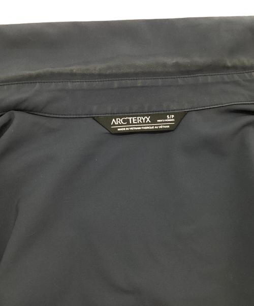 ARC'TERYX（アークテリクス）ARC'TERYX (アークテリクス) アウトドアウェア(シャツ) ネイビー サイズ:Sの古着・服飾アイテム