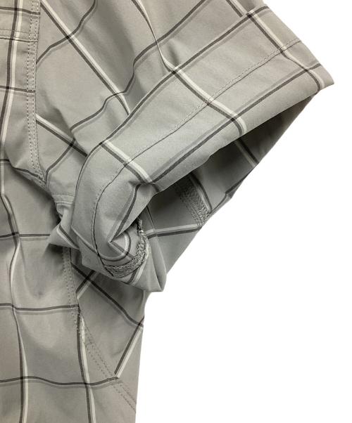 ARC'TERYX（アークテリクス）ARC'TERYX (アークテリクス) Riel Shirt SS（リエル シャツ ショートスリーブ） グレー サイズ:Ｓの古着・服飾アイテム