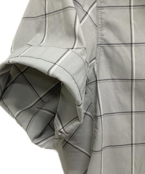 ARC'TERYX（アークテリクス）ARC'TERYX (アークテリクス) Riel Shirt SS（リエル シャツ ショートスリーブ） グレー サイズ:Ｓの古着・服飾アイテム