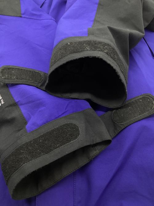 THE NORTH FACE（ザ ノース フェイス）THE NORTH FACE (ザ ノース フェイス) マウンテンジャケット ブルー×ブラック サイズ:Mの古着・服飾アイテム