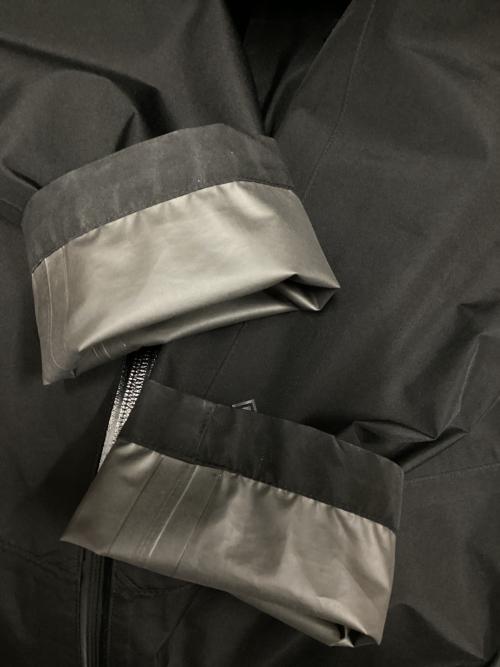 MIZUNO（ミズノ）MIZUNO (ミズノ) トレッキングウェア(レインウェア) ブラック サイズ:Mの古着・服飾アイテム