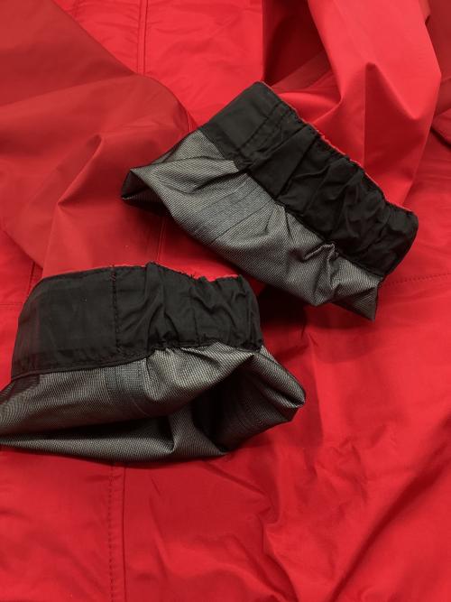 THE NORTH FACE（ザ ノース フェイス）THE NORTH FACE (ザ ノース フェイス) マウンテンレインテックス レッド×ブラック サイズ:XLの古着・服飾アイテム