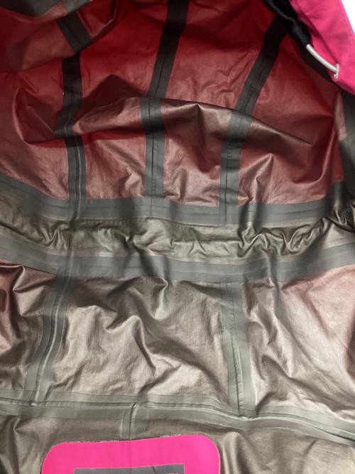 MAMMUT（マムート）MAMMUT (マムート) クライメイトレインスーツエーエフウィメン ピンク×ブラック サイズ:Mの古着・服飾アイテム