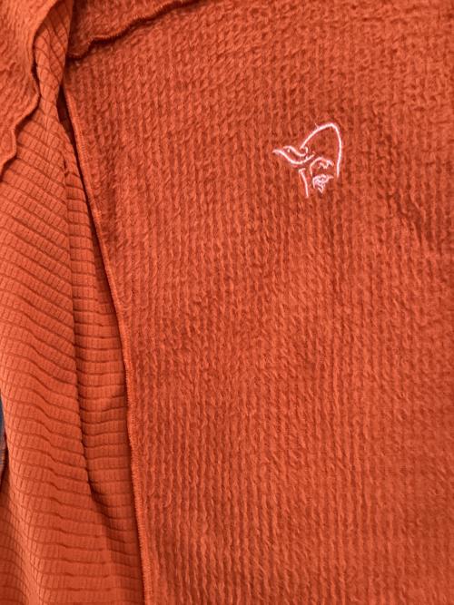 norrona（ノローナ）norrona (ノローナ) foten Alpha 120 Zip Hoodie オレンジ サイズ:Mの古着・服飾アイテム