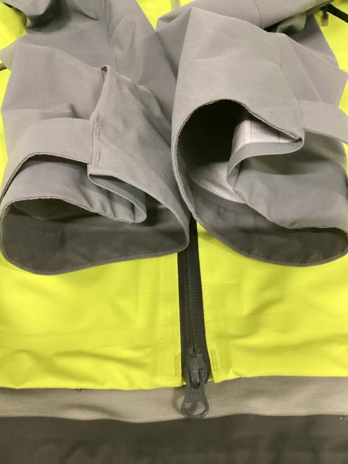 HAGLOFS（ホグロフス）HAGLOFS (ホグロフス) ROC SPIRIT JACKET イエロー×グレー サイズ:Mの古着・服飾アイテム