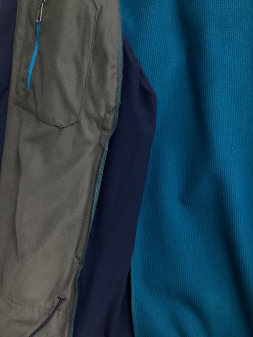 Patagonia（パタゴニア）Patagonia (パタゴニア) アズハイブリッドフーディ ネイビー サイズ:XSの古着・服飾アイテム