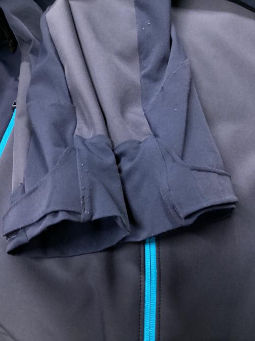 Patagonia（パタゴニア）Patagonia (パタゴニア) アズハイブリッドフーディ ネイビー サイズ:XSの古着・服飾アイテム