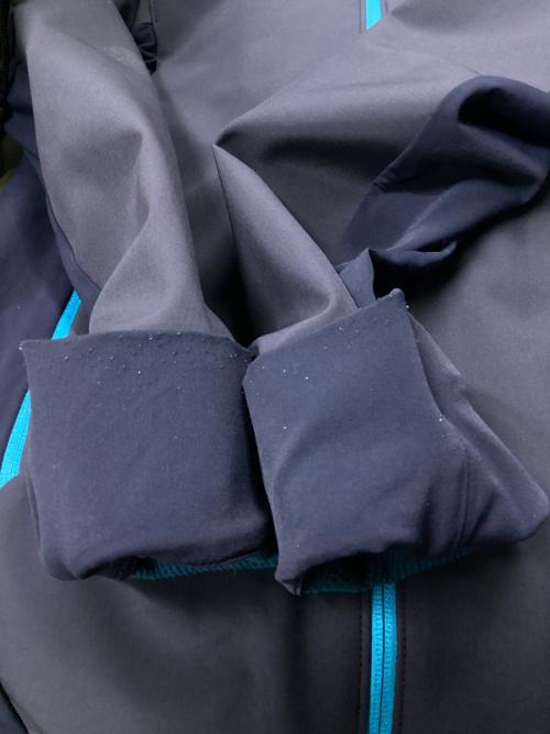 Patagonia（パタゴニア）Patagonia (パタゴニア) アズハイブリッドフーディ ネイビー サイズ:XSの古着・服飾アイテム