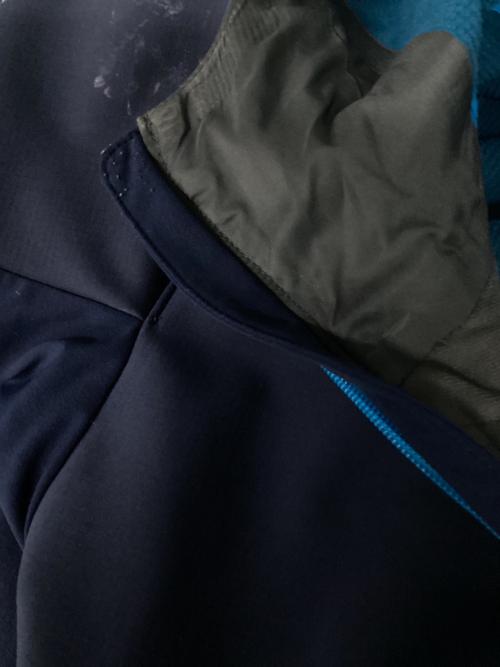 Patagonia（パタゴニア）Patagonia (パタゴニア) アズハイブリッドフーディ ネイビー サイズ:XSの古着・服飾アイテム